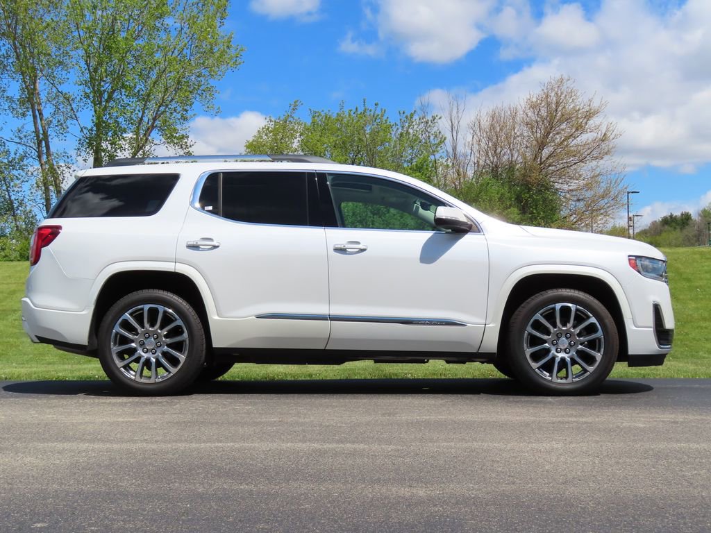 Used 2022 GMC Acadia Denali w/ GMC Pro Grade Package AWD/4WD image 2