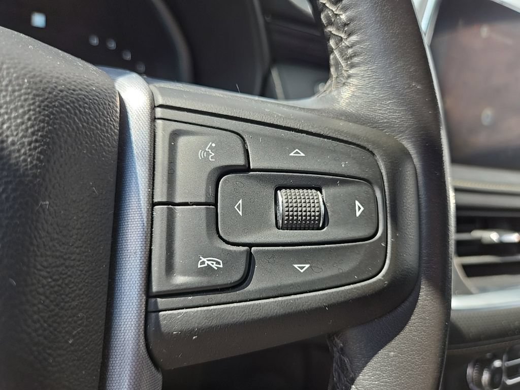Used 2023 GMC Yukon XL SLT AWD/4WD image 21