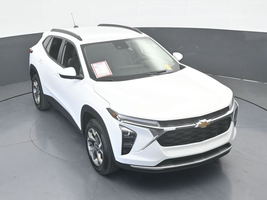 Used 2025 Chevrolet Trax LT w/ LT Convenience Package image 55