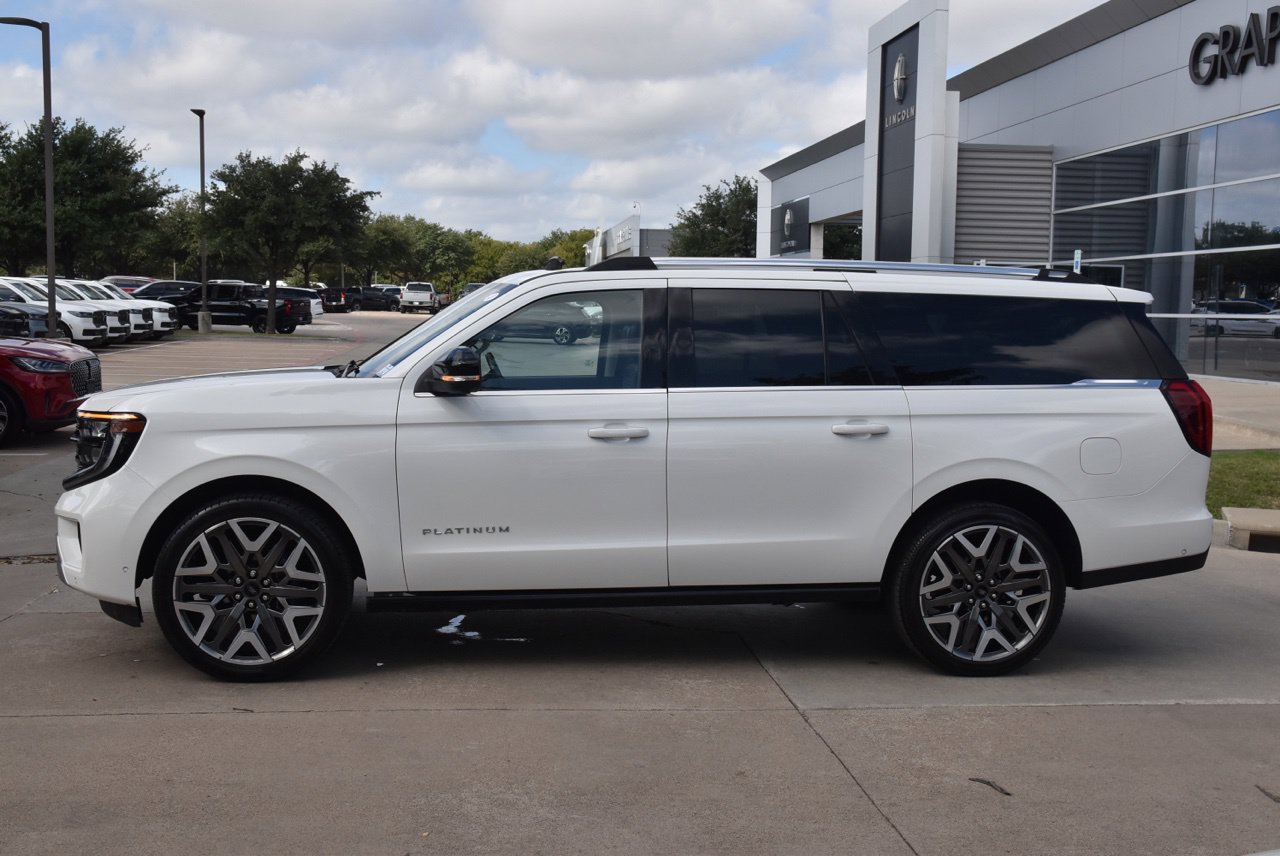 Used 2025 Ford Expedition Max Platinum w/ Platinum Ultimate Package AWD/4WD image 12