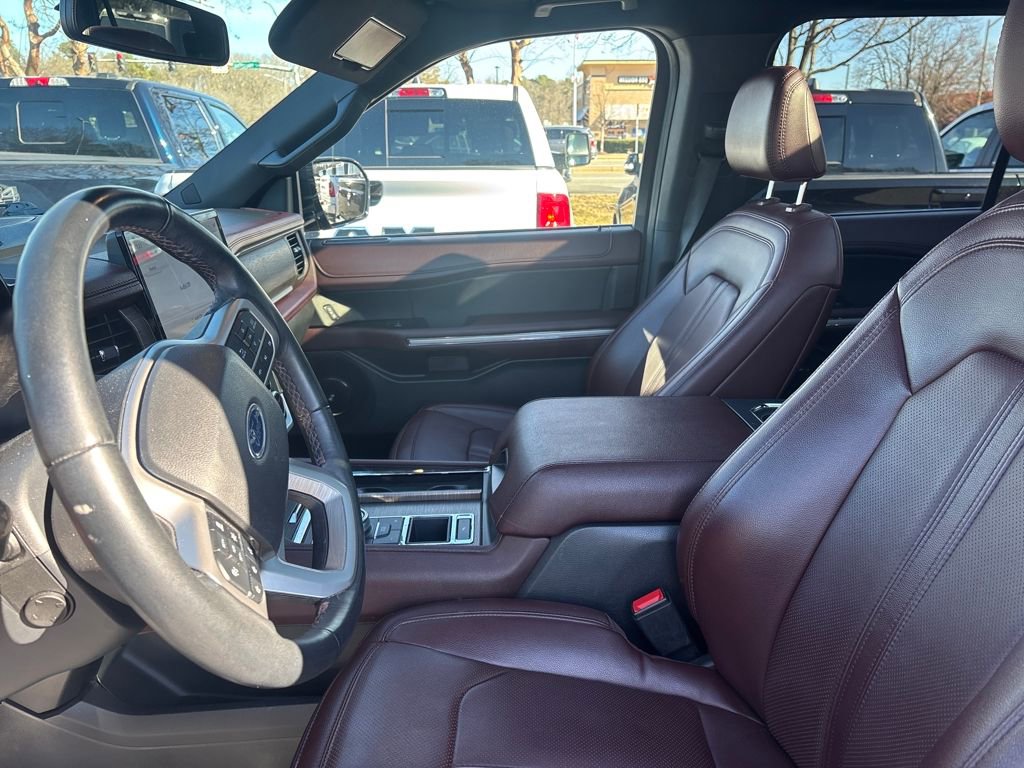 Used 2024 Ford Expedition Limited image 7