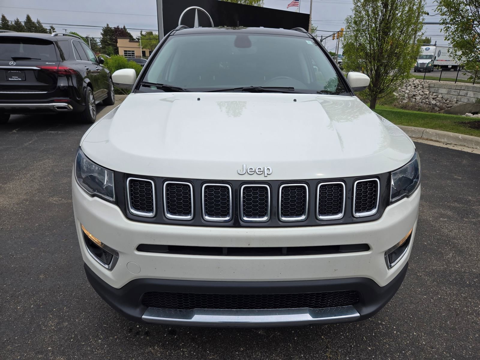 Used 2019 Jeep Compass Limited AWD/4WD image 8