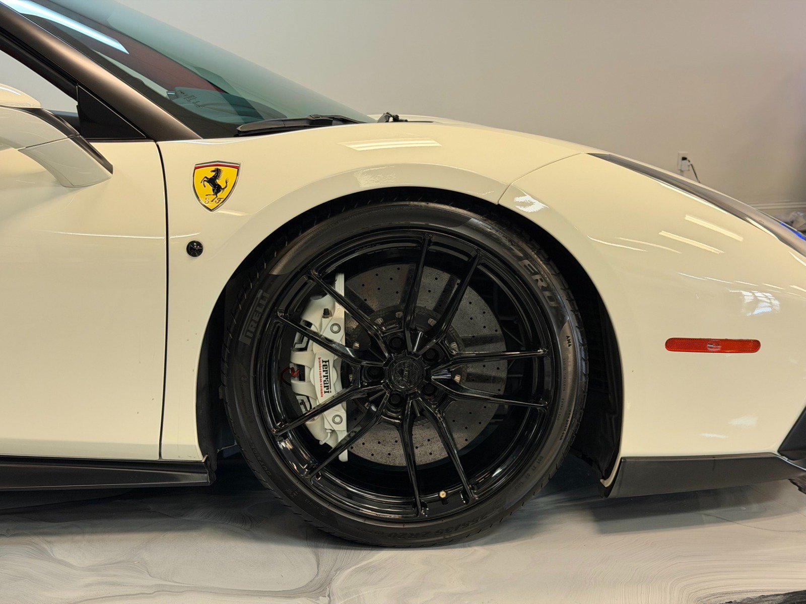 Used 2018 Ferrari 488 Spider RWD image 5