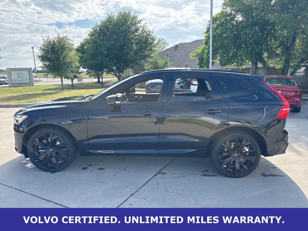 Certified 2024 Volvo XC60 T8 Ultimate w/ Protection Package Premier image 8