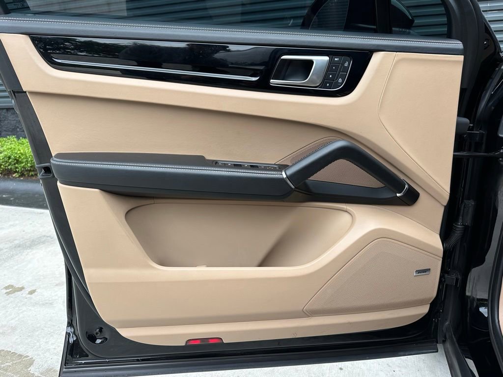 Certified 2023 Porsche Cayenne S AWD/4WD image 16