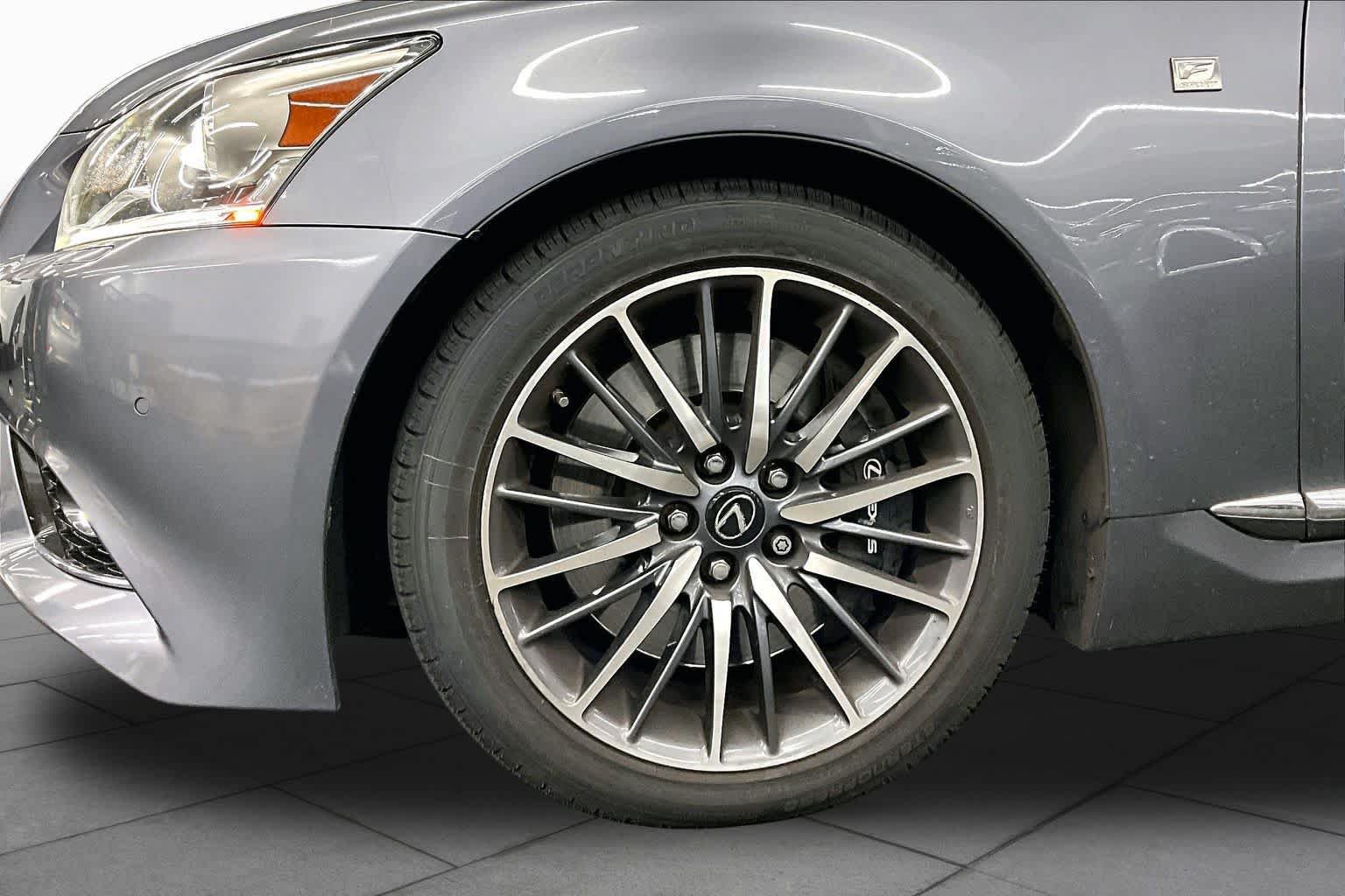 Used 2014 Lexus LS 460 w/ F Sport Package RWD image 10