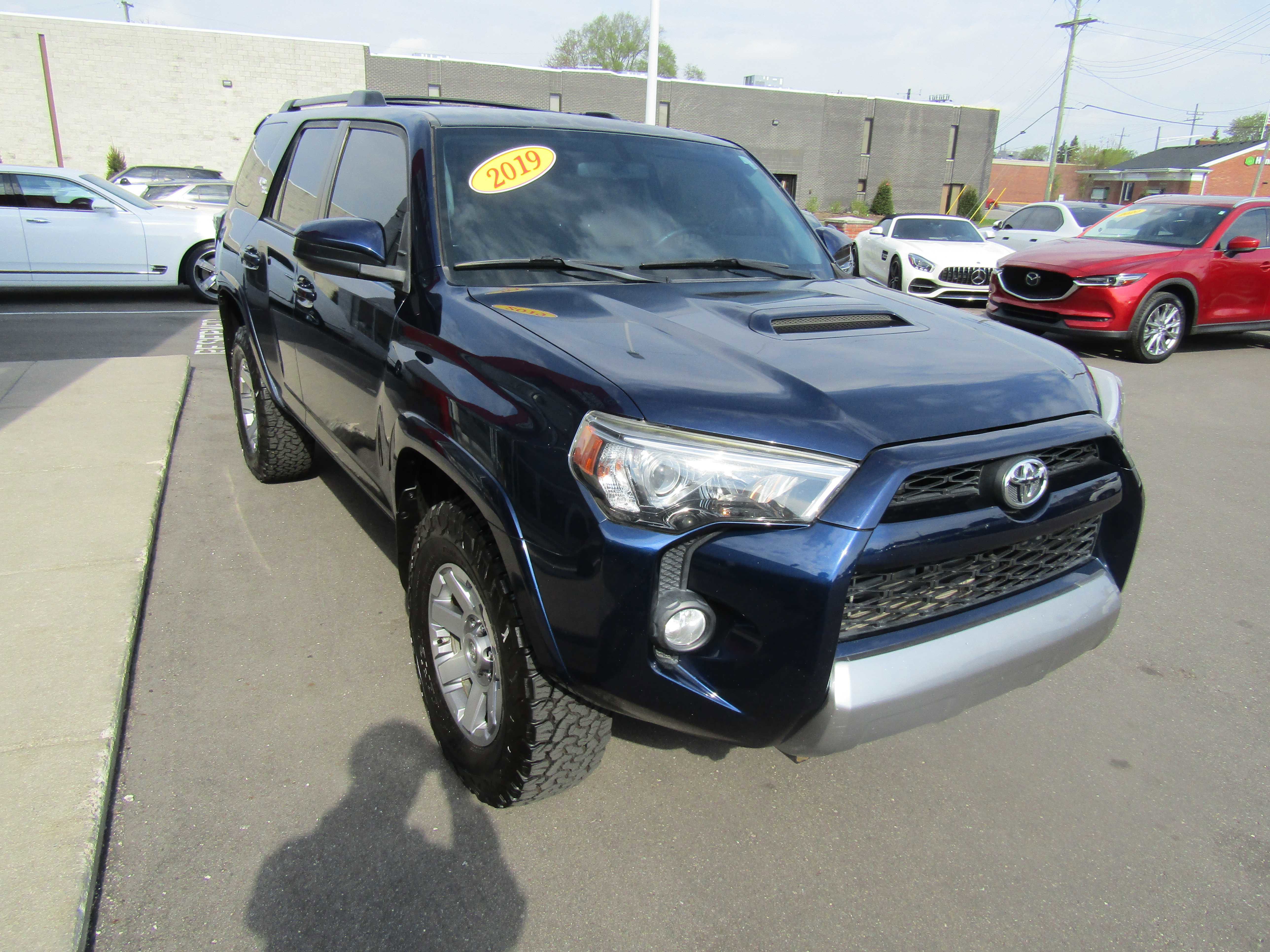 Used 2019 Toyota 4Runner TRD Off-Road AWD/4WD image 4