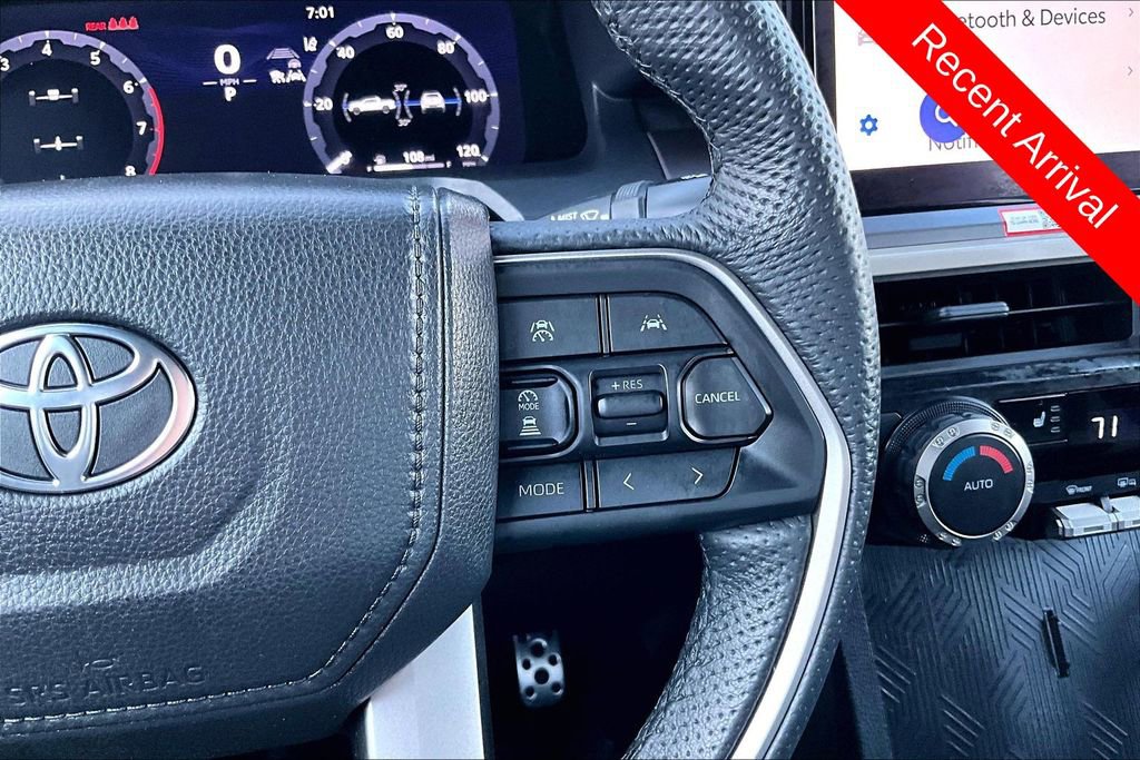 Used 2025 Toyota Tacoma TRD Sport AWD/4WD image 13