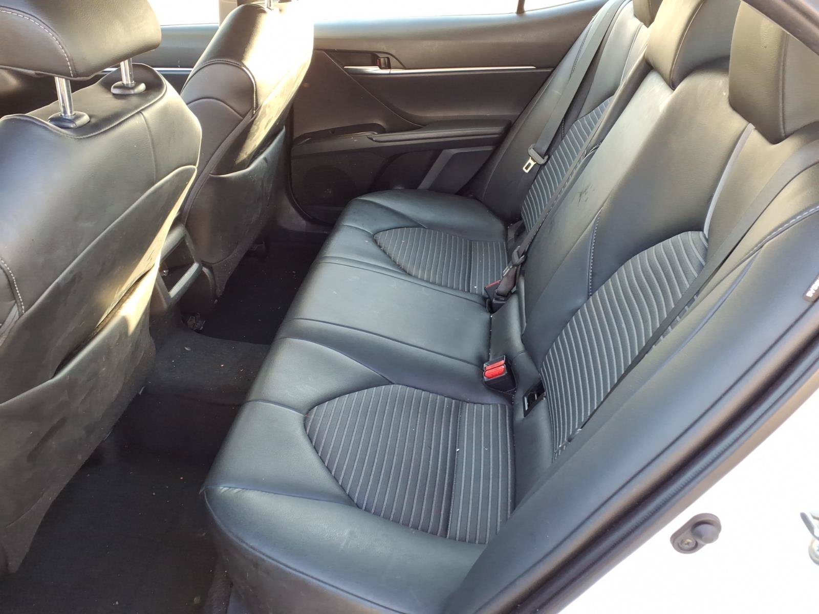 Used 2021 Toyota Camry SE FWD image 12
