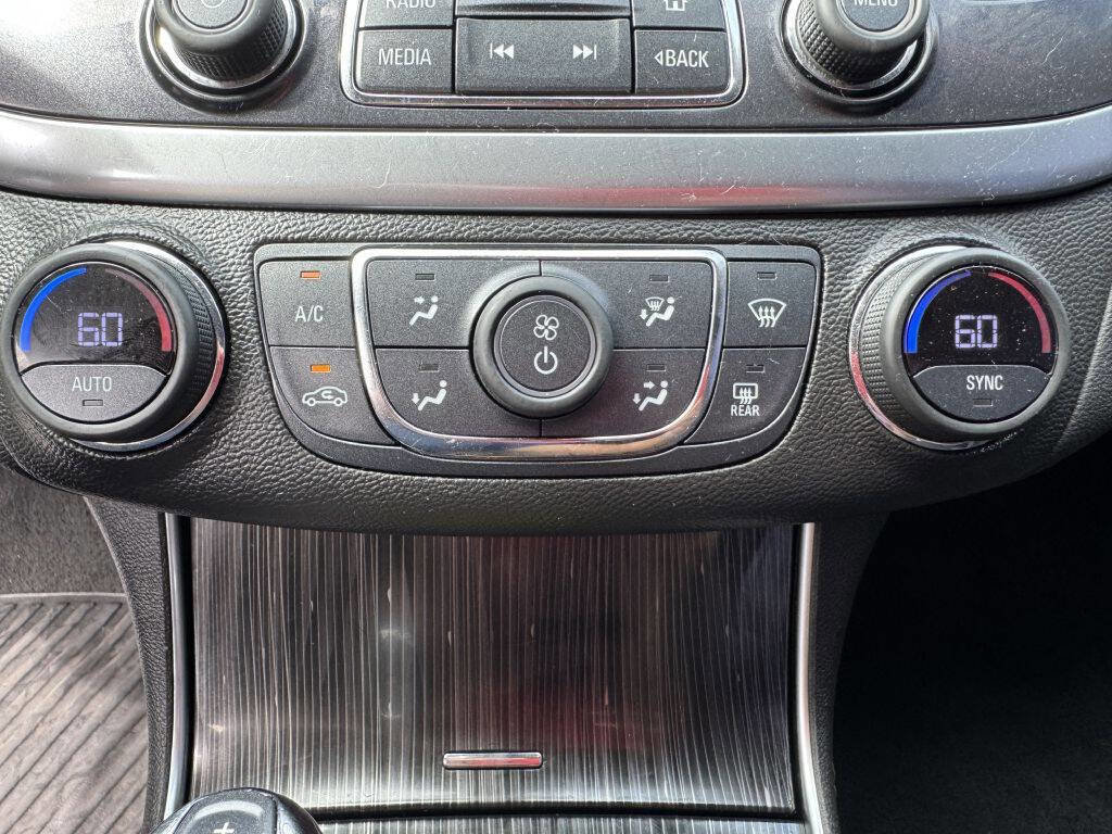 Used 2018 Chevrolet Impala LT image 18