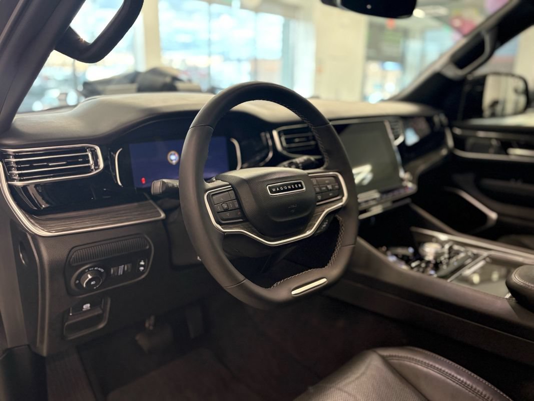 Used 2022 Jeep Wagoneer Series III w/ Premium Group I AWD/4WD image 16