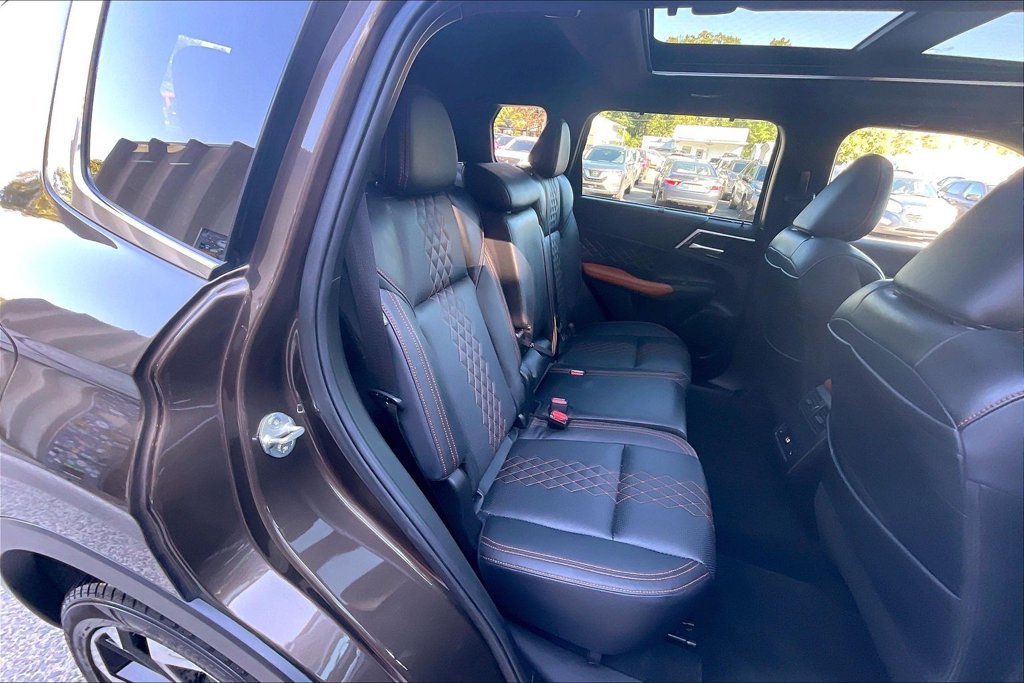 Used 2022 Mitsubishi Outlander SEL AWD/4WD image 26