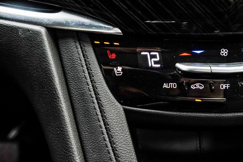 Used 2025 Cadillac XT6 Premium Luxury image 25