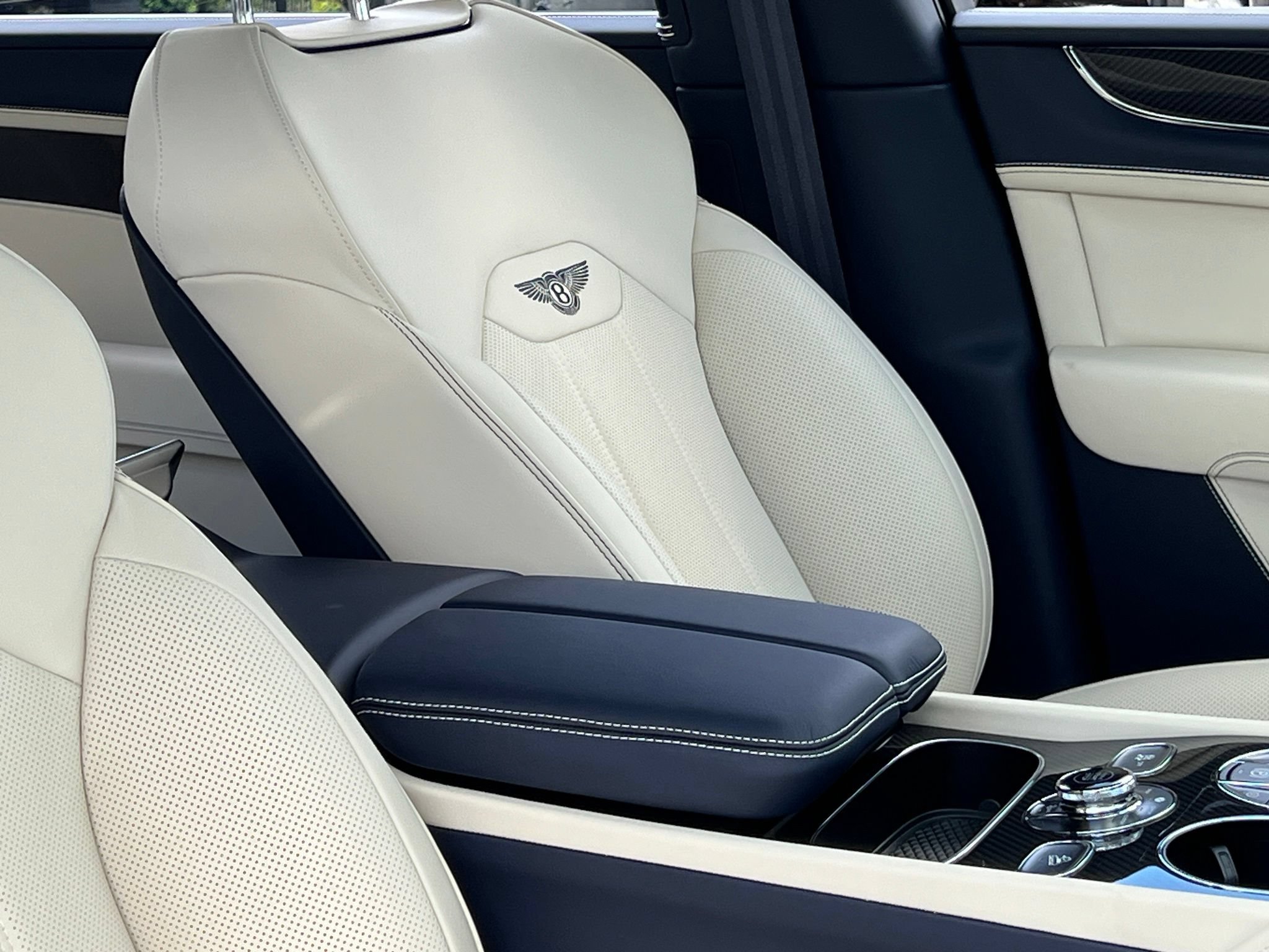 New 2026 Bentley Bentayga Extended Wheelbase AWD/4WD image 41