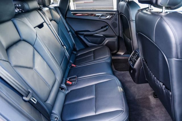 Used 2023 Porsche Macan image 18