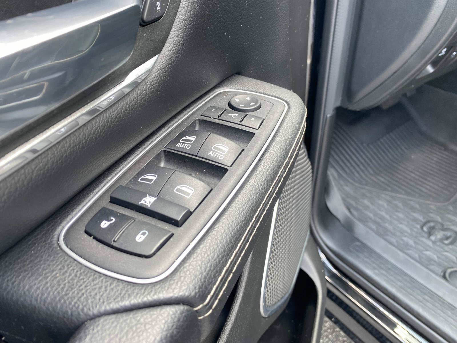 Used 2023 RAM 1500 Laramie AWD/4WD image 24
