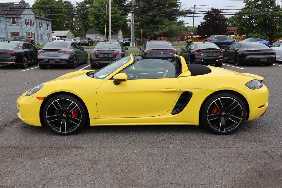 Used 2023 Porsche 718 Boxster S RWD image 10