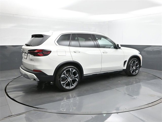Used 2026 BMW X5 xDrive40i w/ Climate Comfort Package image 15
