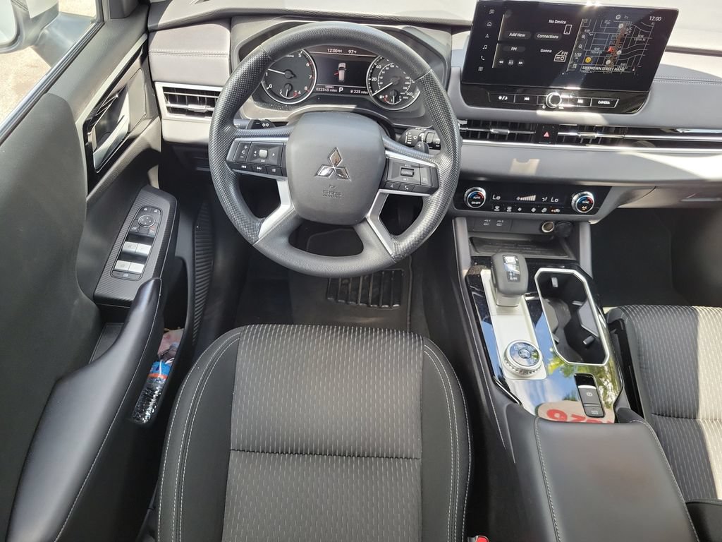 Used 2026 Mitsubishi Outlander ES FWD image 18