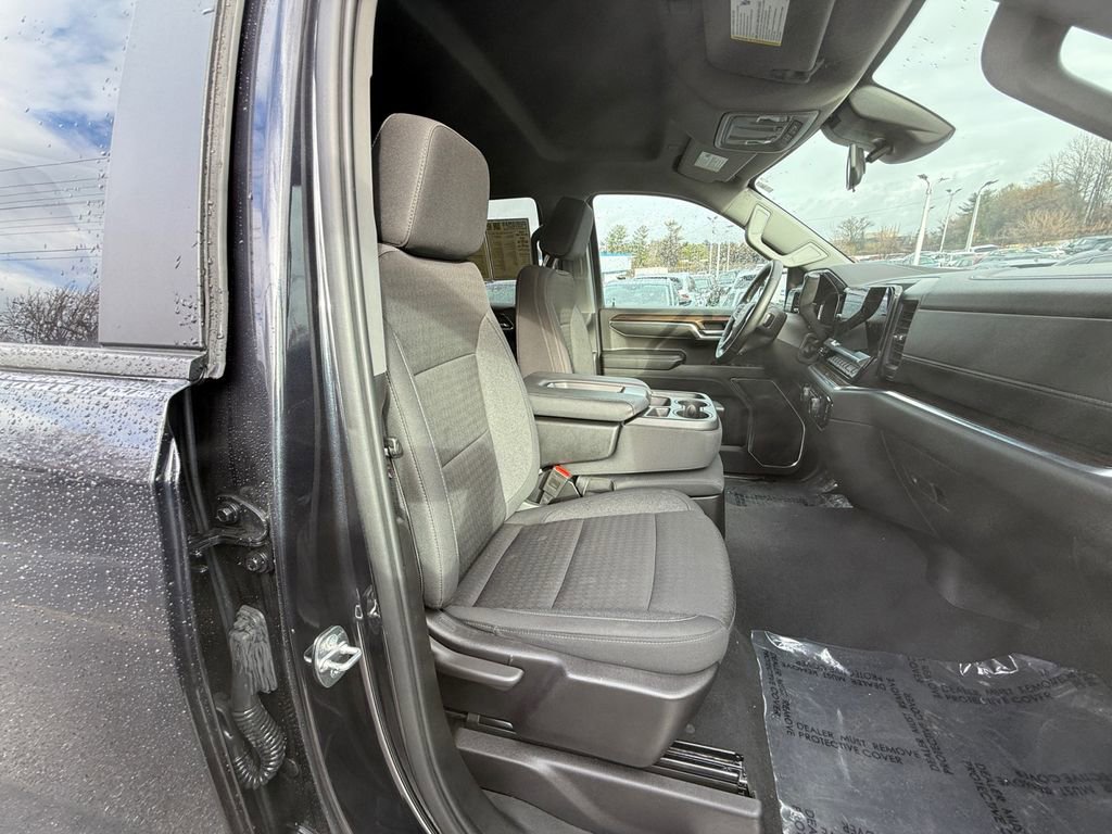 Used 2024 Chevrolet Silverado 1500 LT image 26