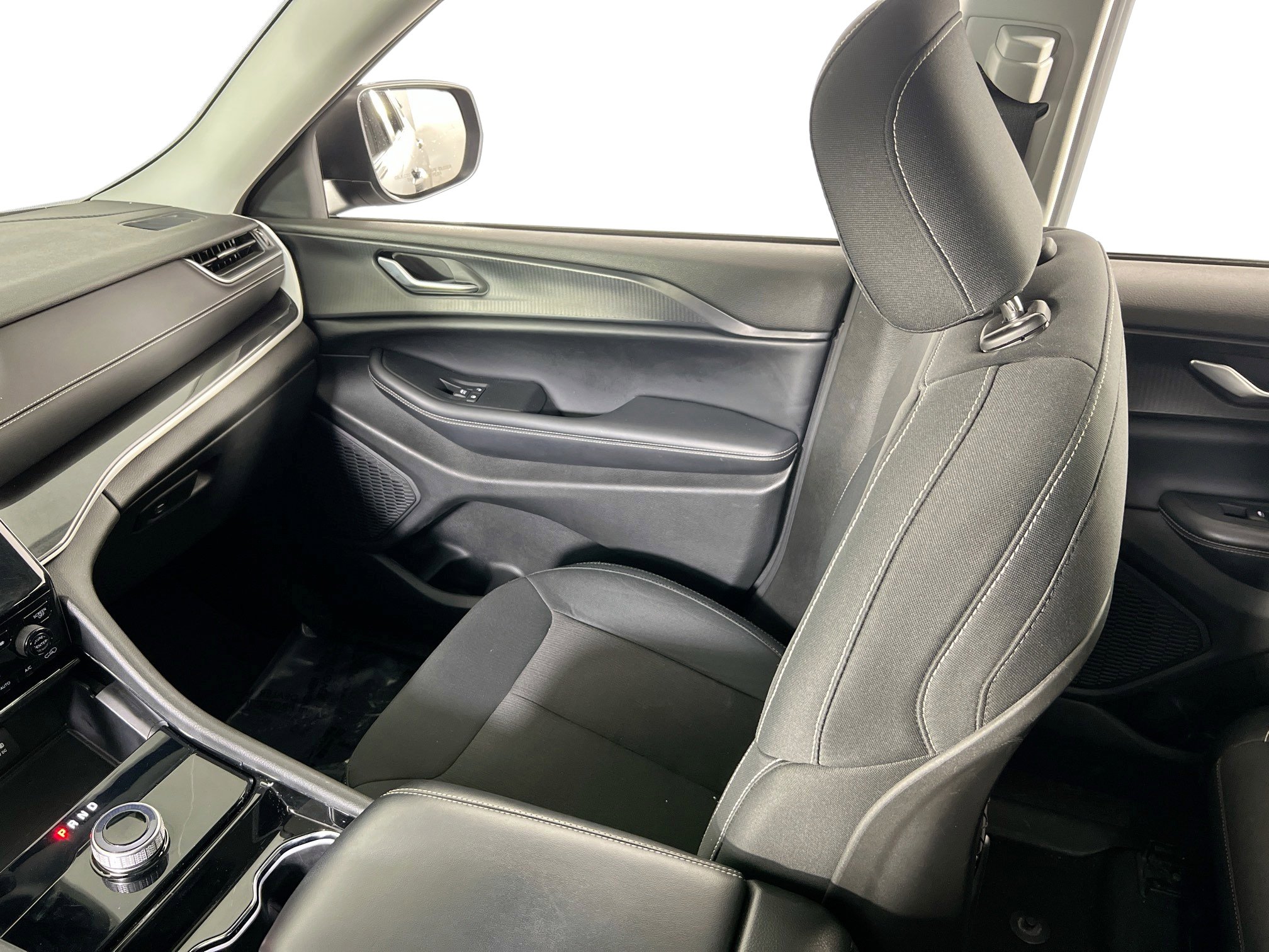 Used 2023 Jeep Grand Cherokee L Laredo w/ Luxury Tech Group I image 23