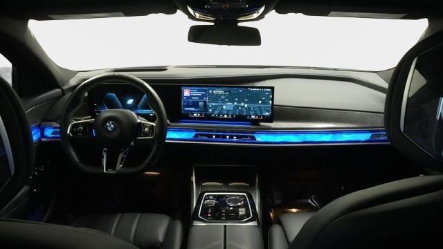 Certified 2024 BMW i7 M70 image 28