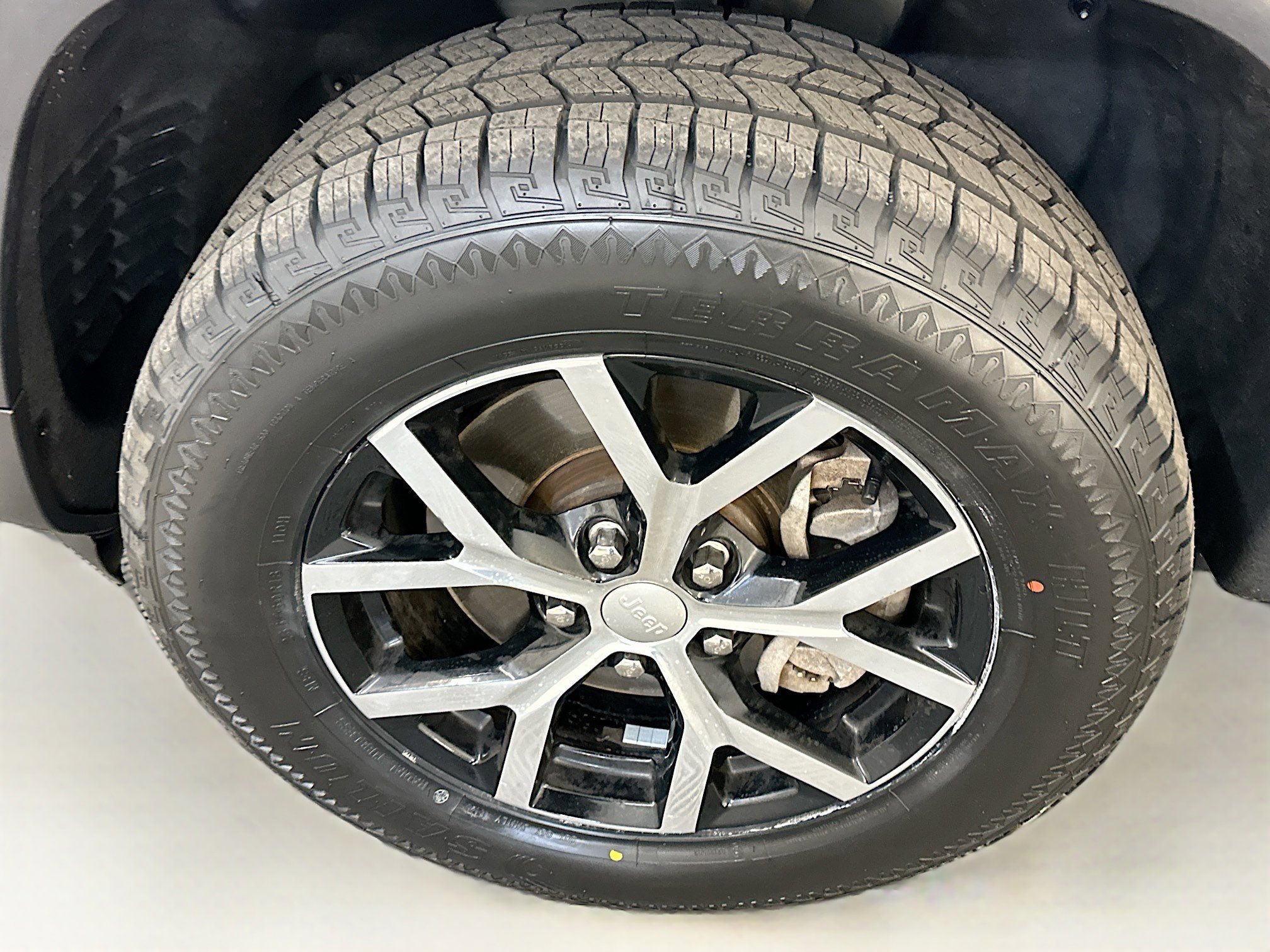 Used 2023 Jeep Grand Cherokee L Limited image 11