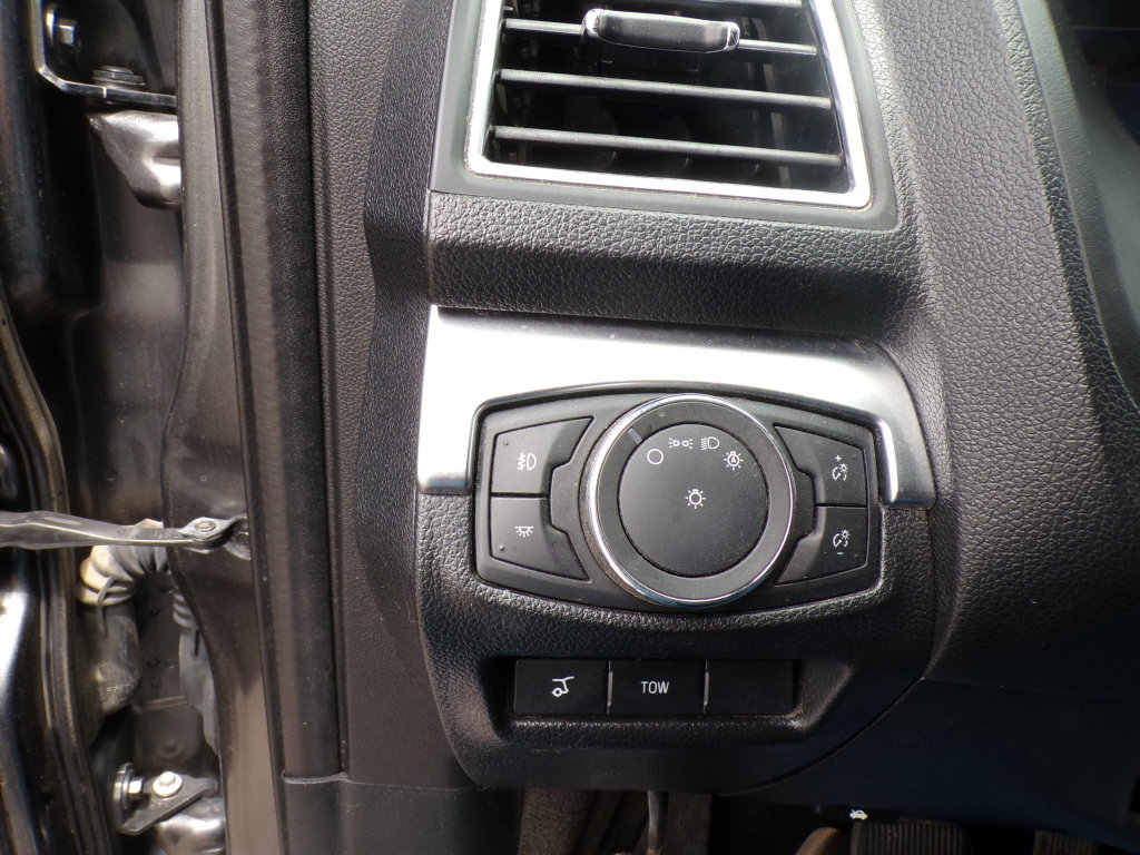 Used 2018 Ford Explorer Sport AWD/4WD image 25