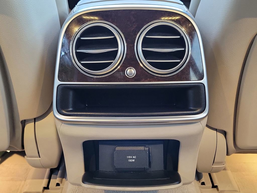 Used 2018 Mercedes-Benz S 560 Sedan image 17