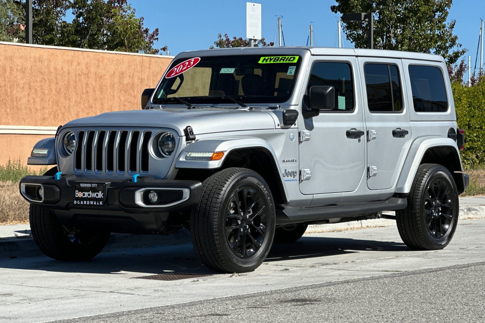Used 2023 Jeep Wrangler Unlimited Sahara w/ Cold Weather Group AWD/4WD image 8