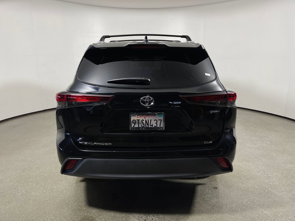 Used 2025 Toyota Highlander XLE AWD/4WD image 4
