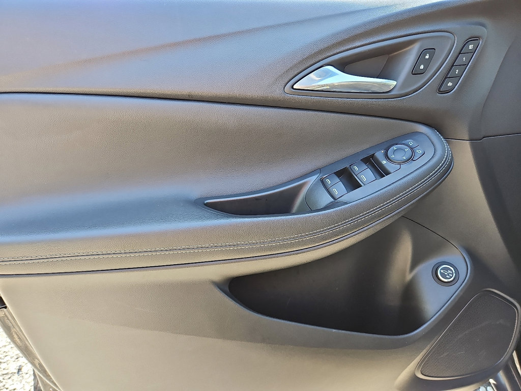 Used 2023 Buick Encore GX Essence w/ Experience Buick Package image 22