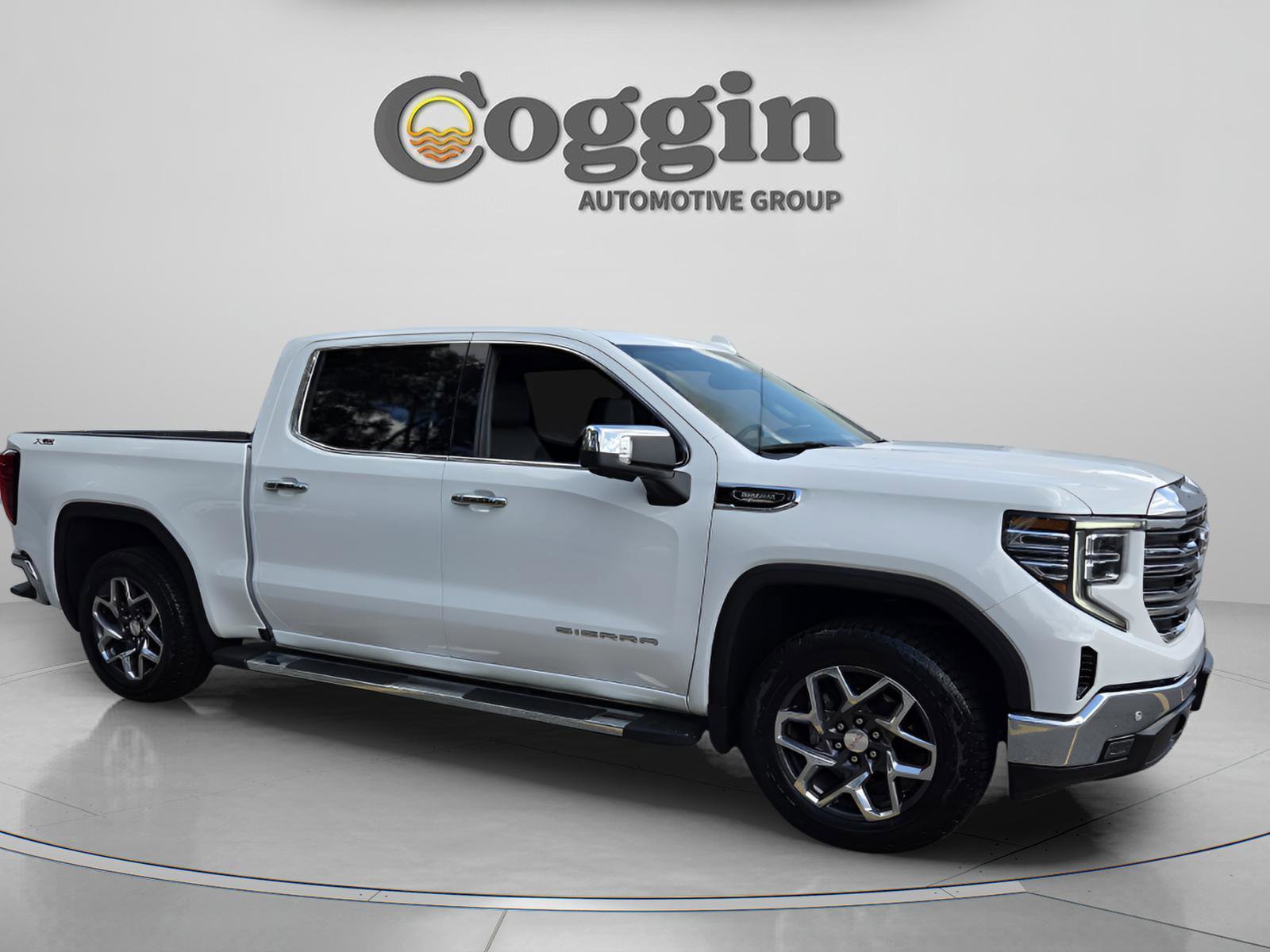 Used 2024 GMC Sierra 1500 SLT w/ SLT Premium Plus Package AWD/4WD image 7