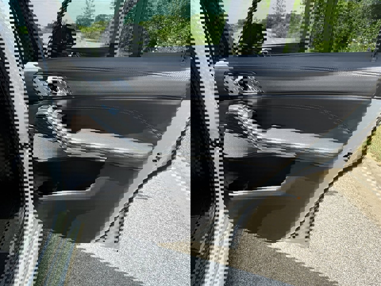 Used 2023 BMW X7 xDrive40i w/ Premium Package image 48