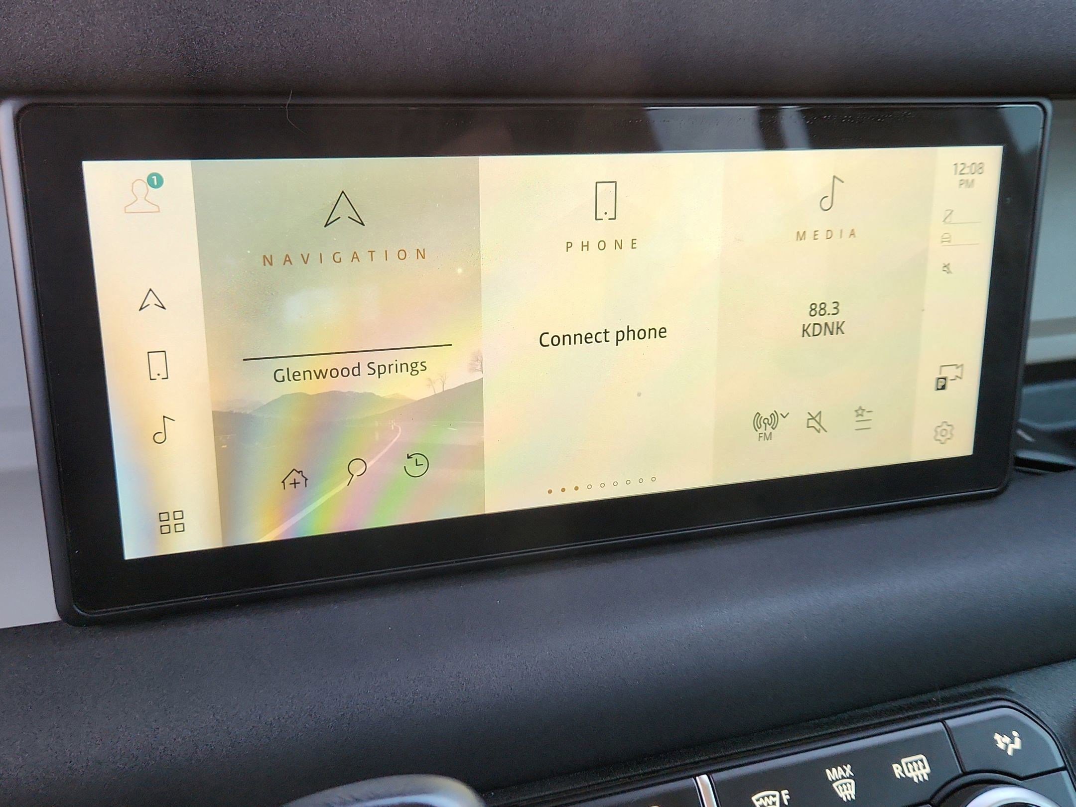 Used 2020 Land Rover Defender 110 SE image 24