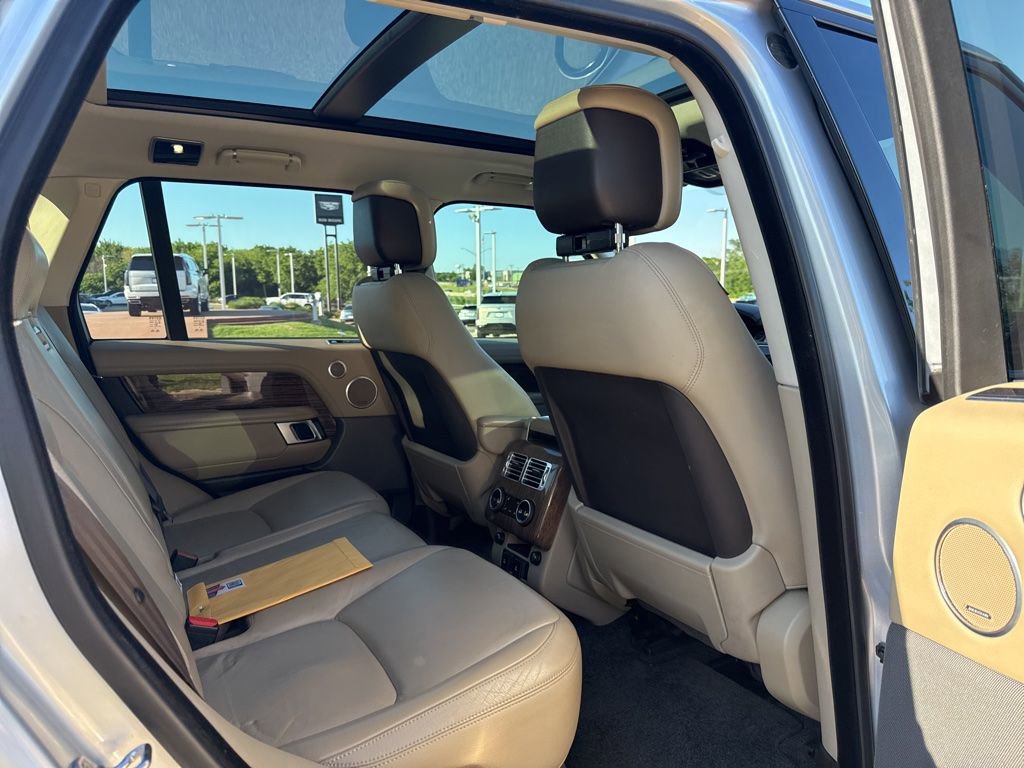 Used 2019 Land Rover Range Rover image 12
