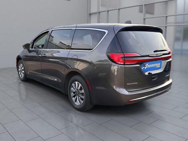 Used 2022 Chrysler Pacifica Touring-L w/ Uconnect Theater Family Group FWD image 7