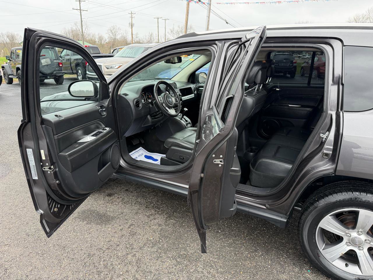 Used 2017 Jeep Compass High Altitude image 7