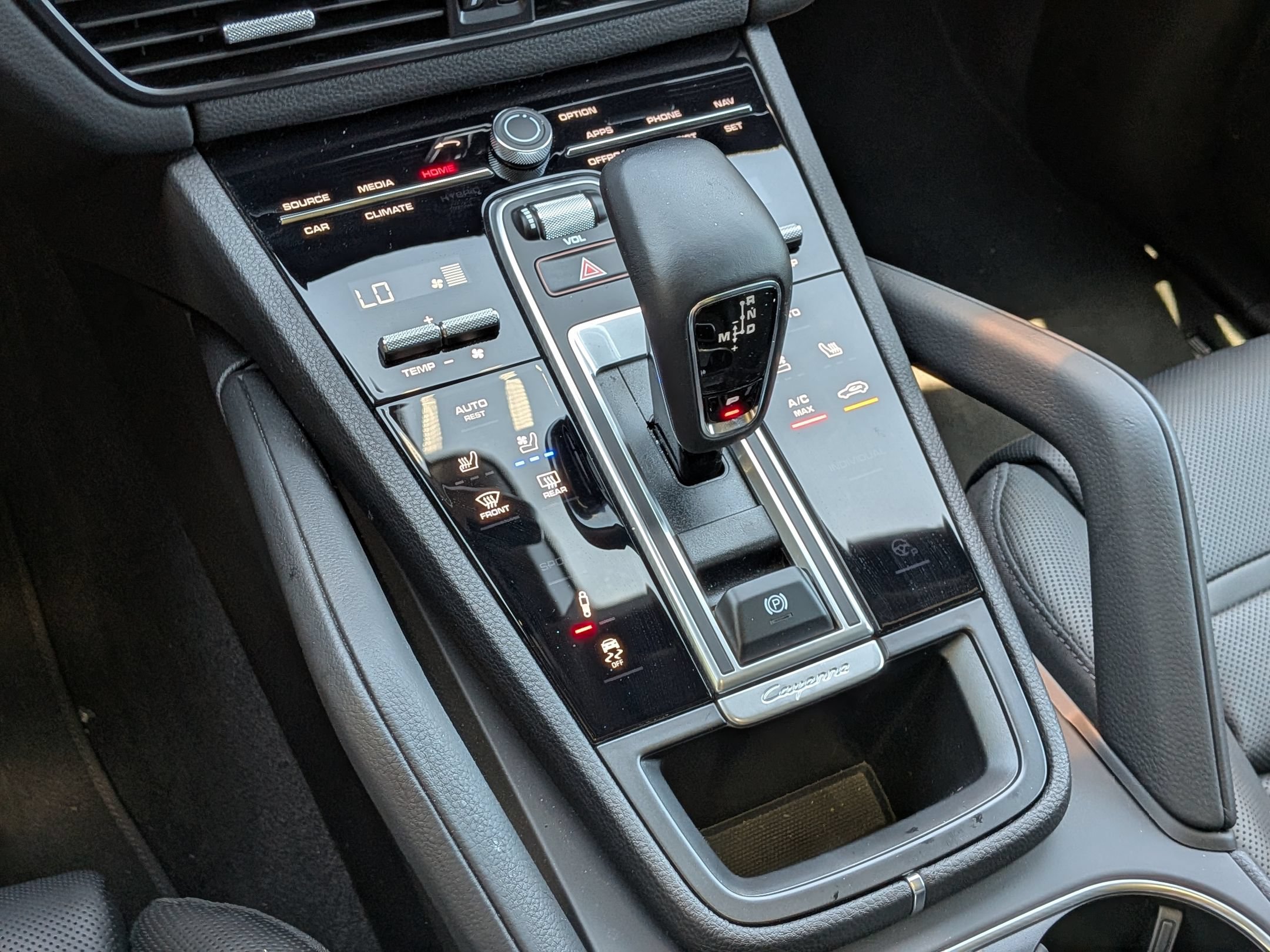 Certified 2023 Porsche Cayenne Platinum Edition AWD/4WD image 17
