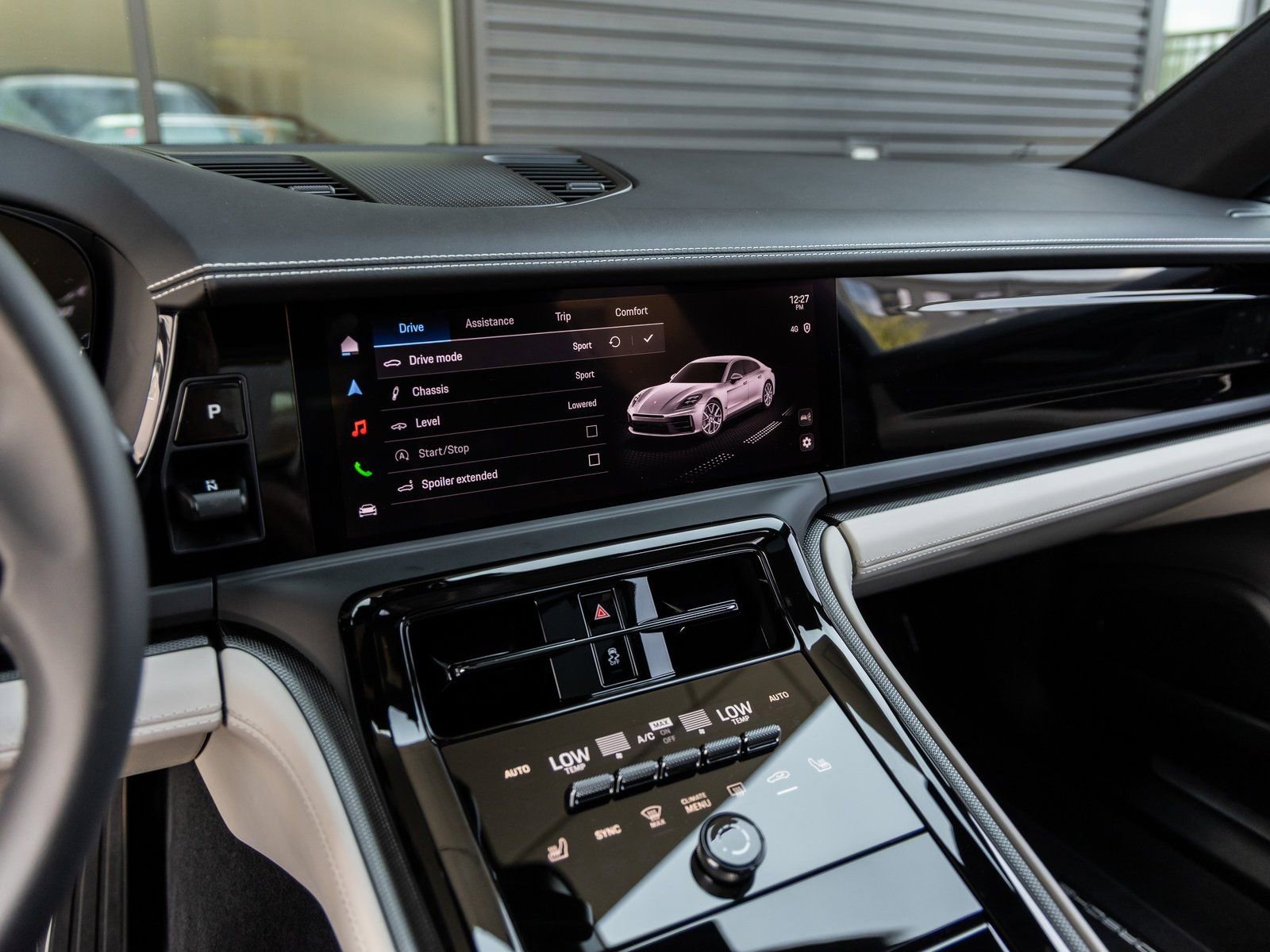 Certified 2025 Porsche Panamera image 30