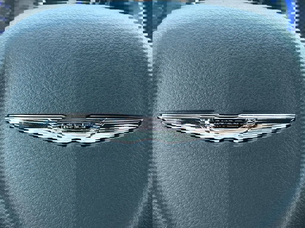 New 2026 Chrysler Pacifica Select AWD/4WD image 12