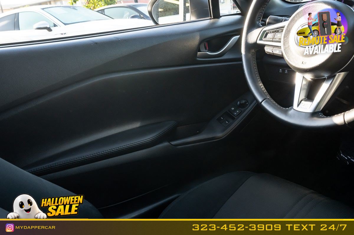 Used 2021 MAZDA MX-5 Miata Sport RWD image 16