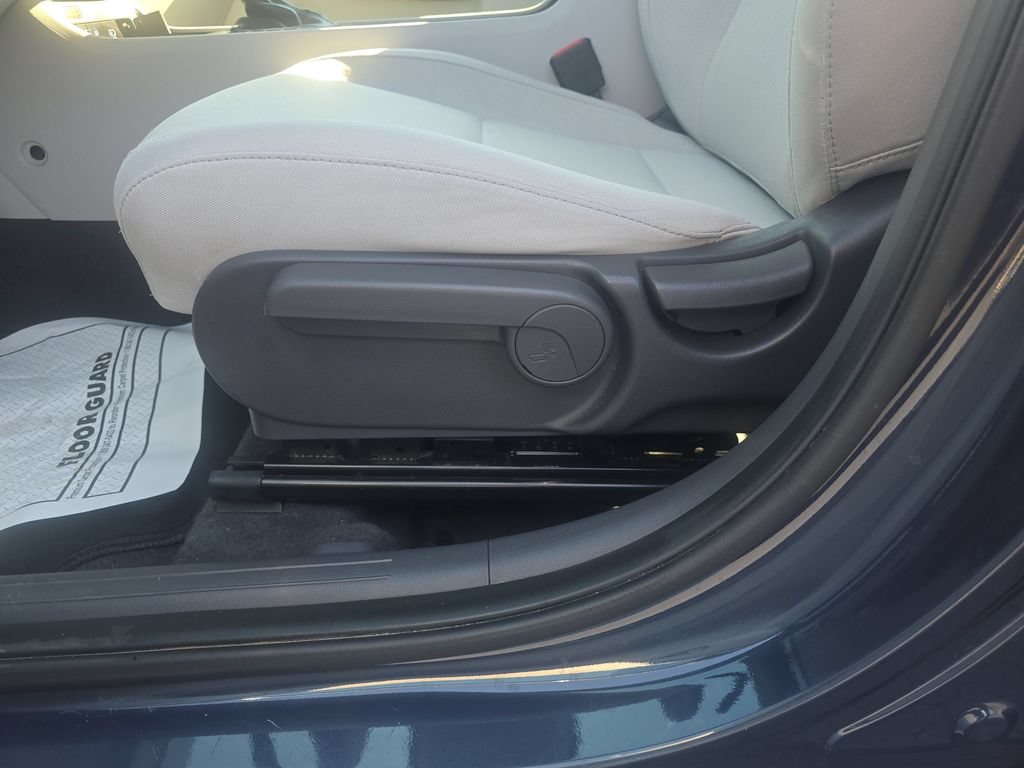 Used 2024 Hyundai Kona SE AWD/4WD image 16