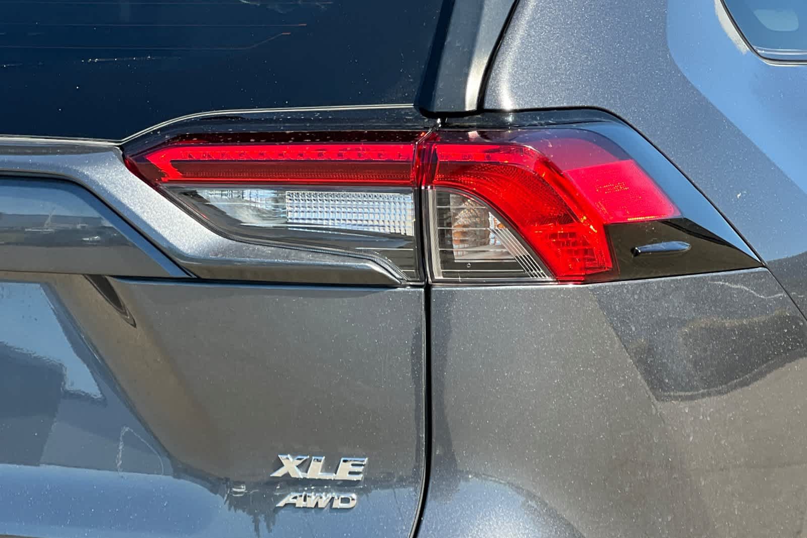 Certified 2021 Toyota RAV4 XLE Premium AWD/4WD image 33
