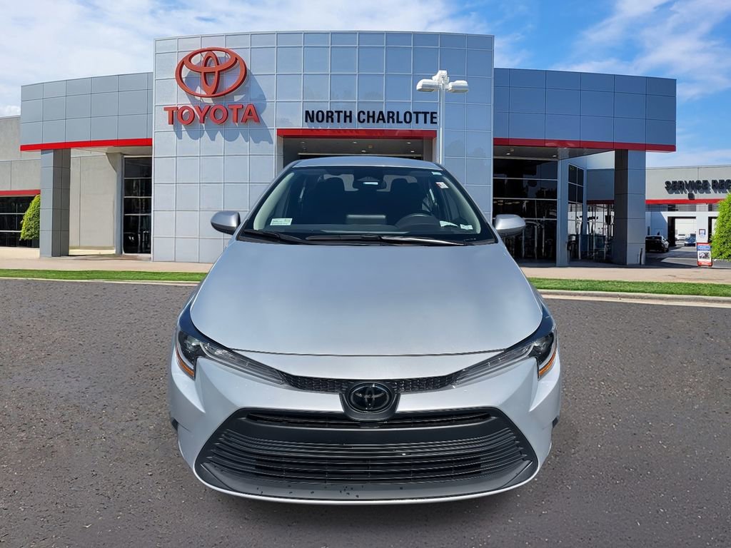 Used 2023 Toyota Corolla LE image 4