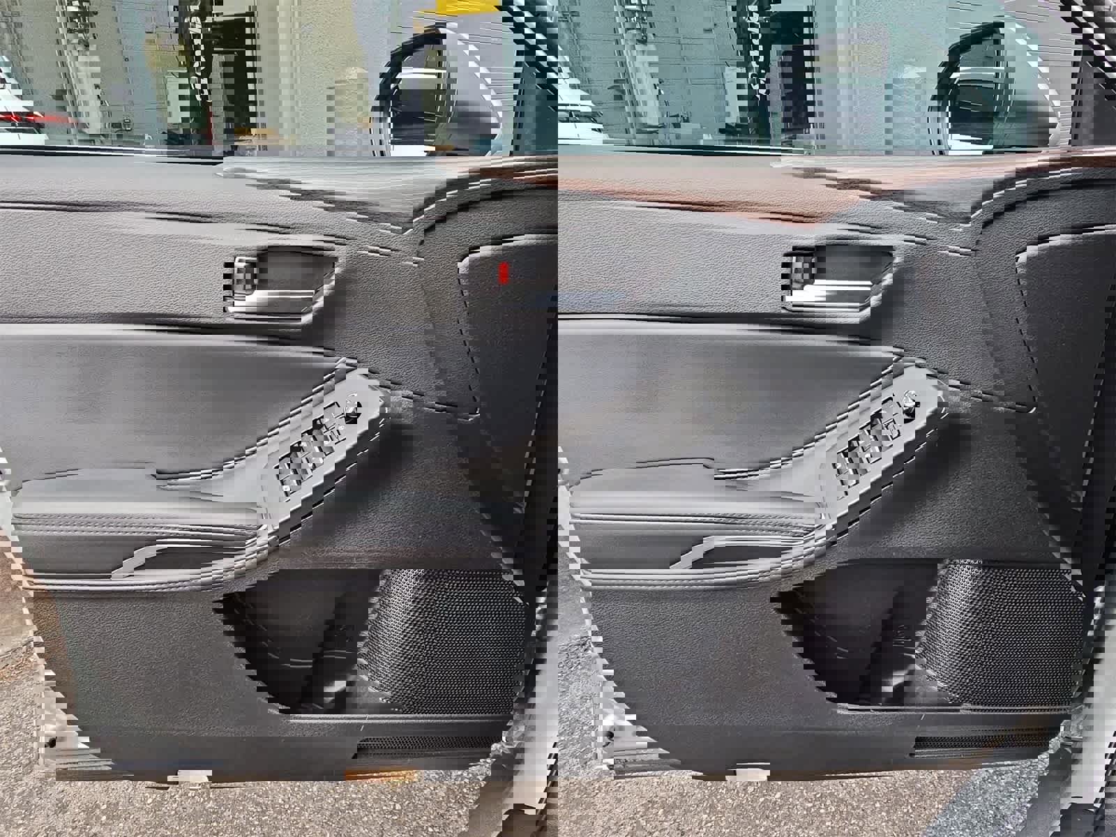 Used 2021 Toyota Avalon XLE w/ Carpet Mat Package (TMS) image 28