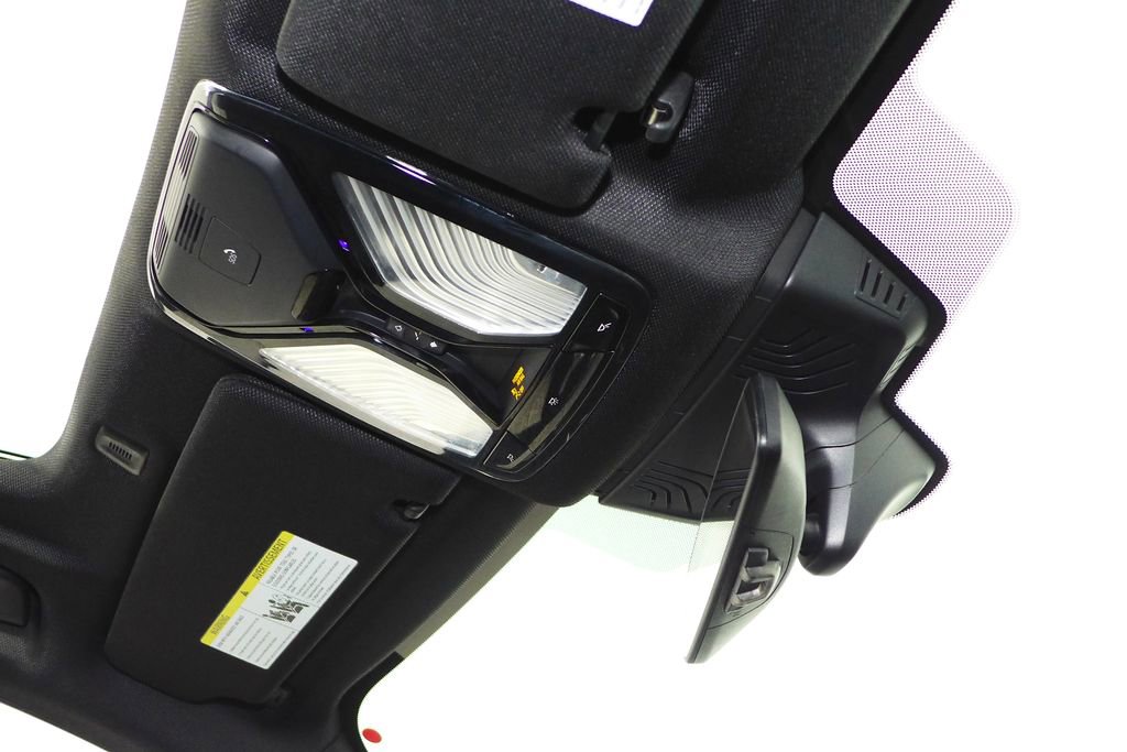 Used 2019 BMW 530e w/ Premium Package image 17