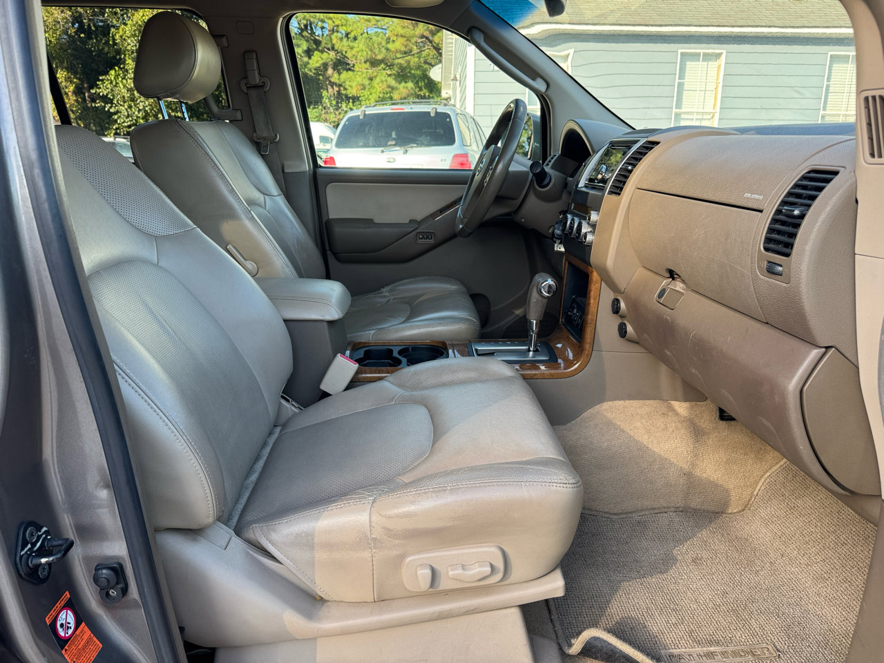 Used 2006 Nissan Pathfinder LE image 24