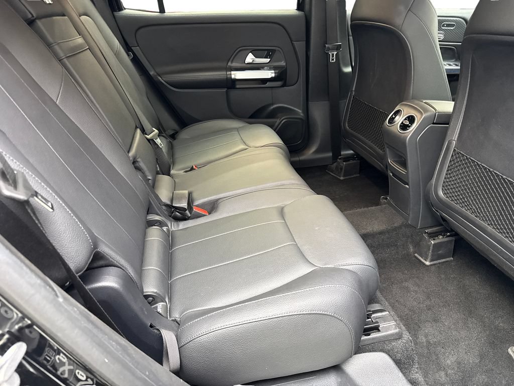 Used 2025 Mercedes-Benz GLB 250 4MATIC image 38