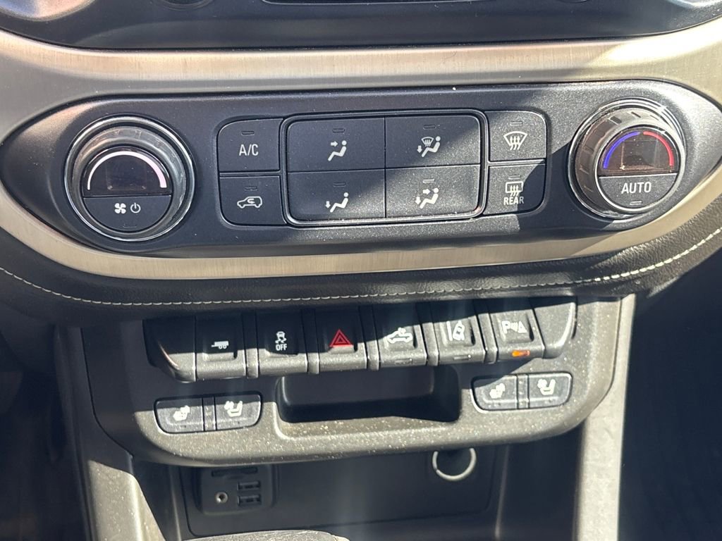 Used 2021 GMC Canyon Denali image 13